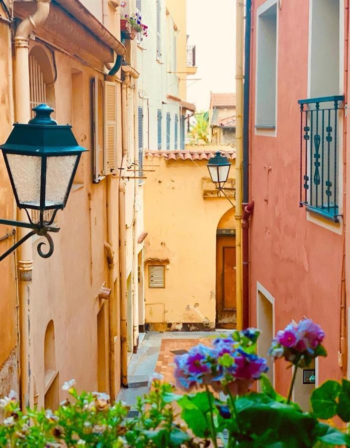 Welcome In The Cozy Blue Nest Pedestrian Menton