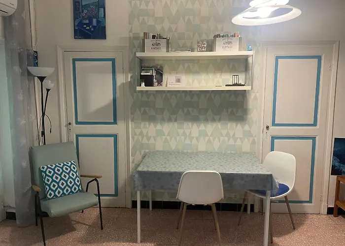 Welcome In The Cozy Blue Nest Pedestrian Menton
