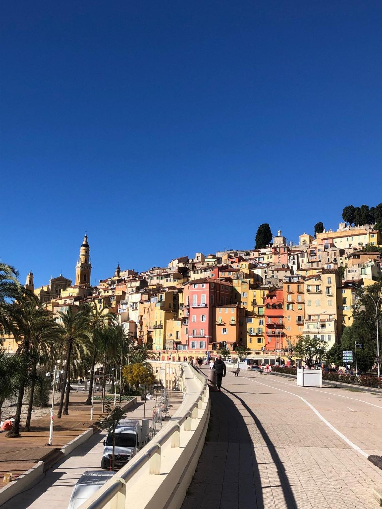 Welcome In The Cozy Blue Nest Pedestrian Menton