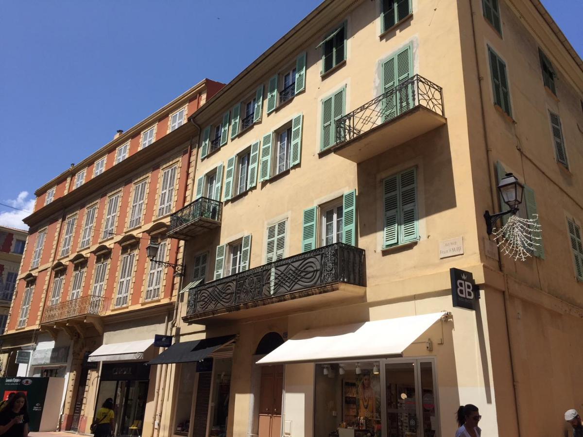 Welcome In The Cozy Blue Nest Pedestrian Menton
